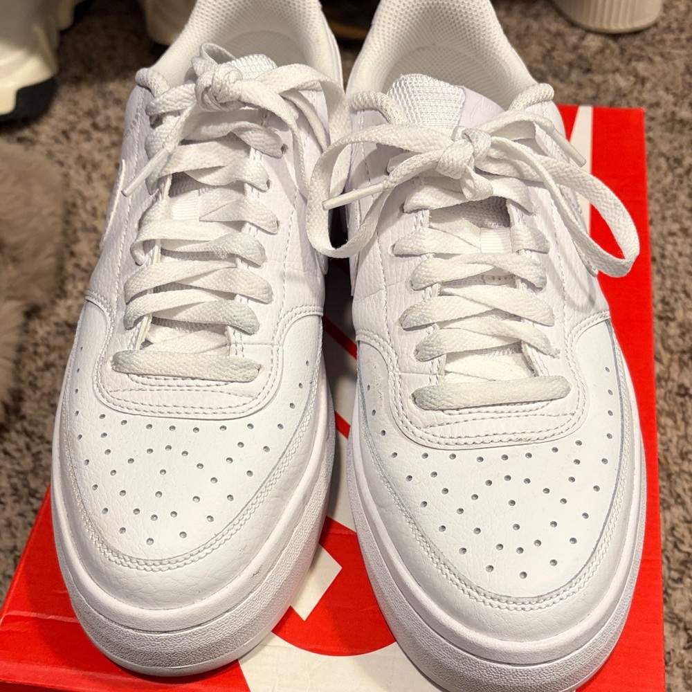 Nike White Men's Sneakers